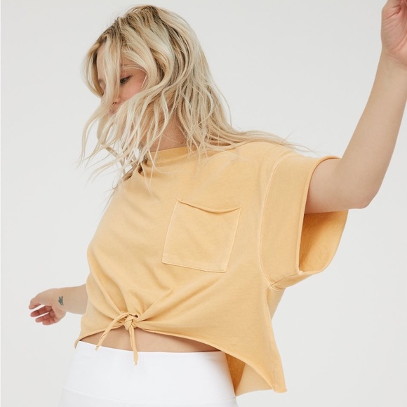 aerie Tops - aerie Short Sleeve Tie-Hem Pocket Tee in Pale Yellow